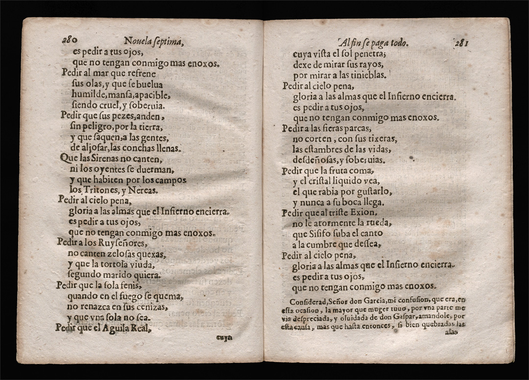 Texto antiguo en páginas manuscritas.